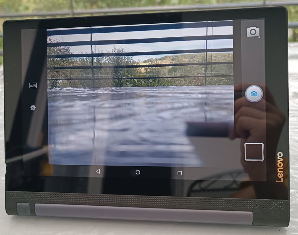 Tablet Lenovo Yoga Tab / 16GB / Wifi / 2GB RAM / 10