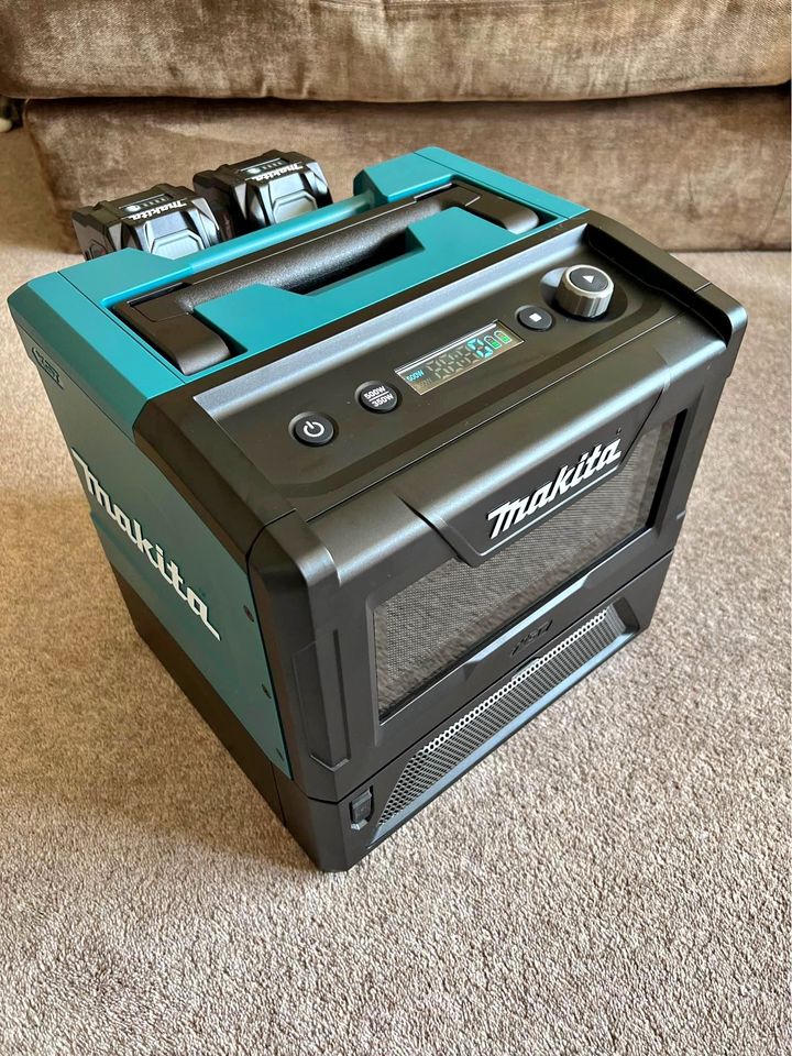 Makita Microwave 40v XGT